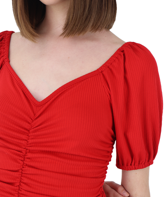 Vestido Rojo Corto Ceñido Al Cuerpo Corrugado Con Escote En V